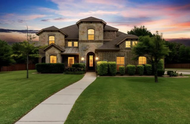 Exterior view of 251 Williamsburg Ln in Ovilla, Texas